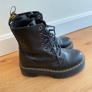Dr. Marten sz 7.5 Black Leather Lace-Up Boots with zipper